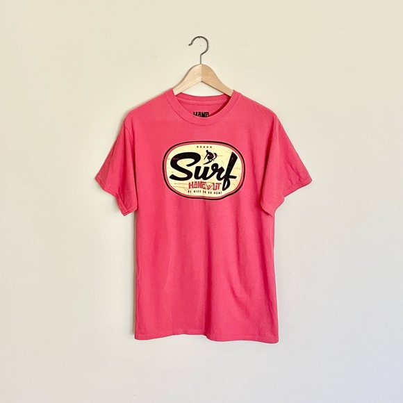 NEW The Hangout Surf Graphic Watermelon Red T Shirt Adult size Medium - Picture 1 of 4